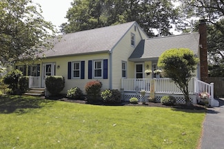 6 Jeffrey Ln, Assonet, MA 02702