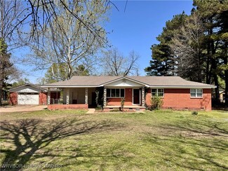 1902 E Highway 96, Lavaca, AR 72941