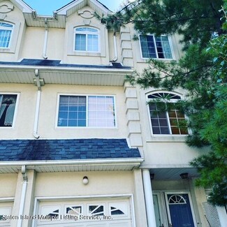 26 Waterview Ct, Staten Island, NY 10305