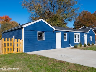 2021 Appleton Ln, Louisville, KY 40216