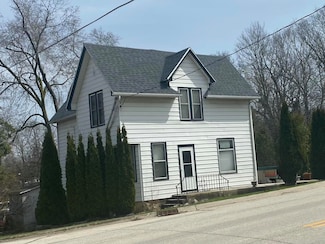 1810 Washington Ave, Cedarburg, WI 53012