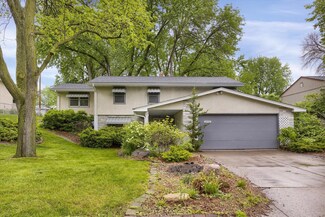 2772 Fernwood St, Saint Paul, MN 55113