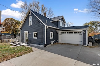 1406 26th St, Bettendorf, IA 52722