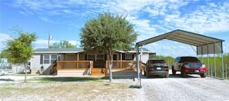 1036 E Laredo St, Freer, TX 78357
