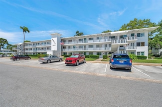 8396 111th St Unit 301, Seminole, FL 33772