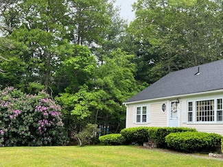 95 Anchor Ln, Cotuit, MA 02635