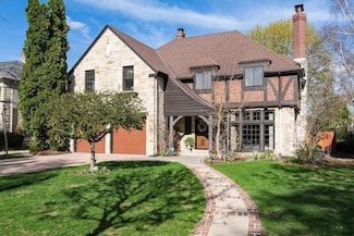 2420 N Pasadena Blvd, Milwaukee, WI 53226