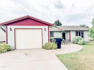 1917 19th Ave W, Williston, ND 58801