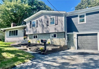 21 Baldwin Rd, Warwick, RI 02886