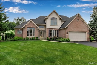 8141 Oak Leaf Ln, Buffalo, NY 14221