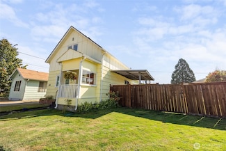 210 S Yew St, Centralia, WA 98531