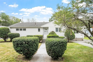 381 Water St, Wakefield, MA 01880