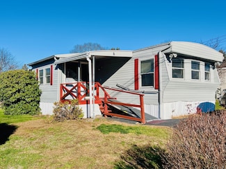 6 B St, Groton, CT 06340