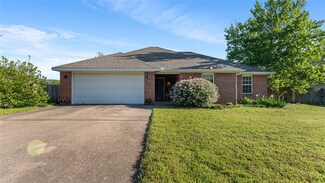 35 Spokane St, Farmington, AR 72730