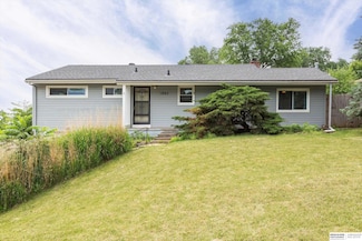1805 Collins Dr, Bellevue, NE 68005