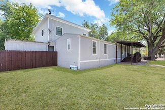 161 Water St, Pipe Creek, TX 78063