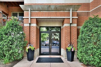930 Curtiss St Unit 108, Downers Grove, IL 60515