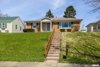 1010 W Rusholme St, Davenport, IA 52804