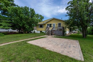 2330 Garfield Ave, Dubuque, IA 52001