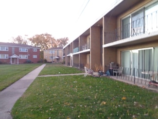 5818 107th Court Way Unit 10, Chicago Ridge, IL 60415