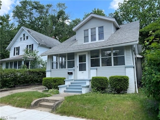 1367 Curtis St, Akron, OH 44301