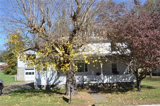502 Hill Valley Dr, Julian, WV 25529