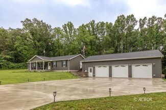 19366 Laurel Run Rd, Nelsonville, OH 45764