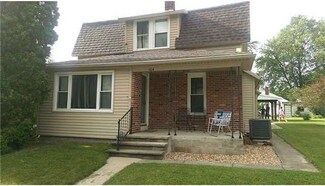104 Lincoln St, Liberty Center, OH 43532