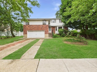 811 Bellmore Ave, East Meadow, NY 11554