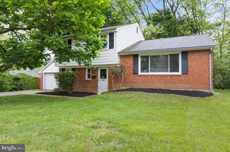 825 Adams Dr, Brookhaven, PA 19015