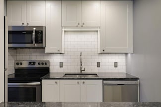 35 Nathan Ln N Unit 203, Plymouth, MN 55441