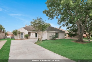18733 W Lake Terrace Dr, Baton Rouge, LA 70817