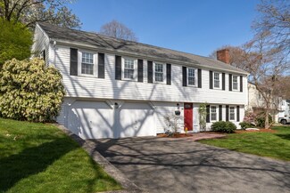 46 Cranmore Ln, Melrose, MA 02176