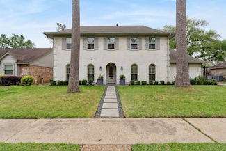 1119 Richelieu Ln, Houston, TX 77018