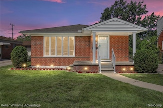 6951 Rosemary St, Dearborn Heights, MI 48127