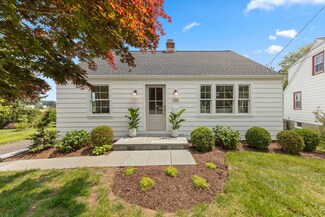 105 Blake Dr, Fairfield, CT 06824