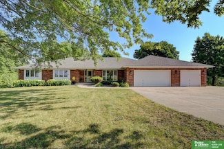 21900 W Angus Rd, Gretna, NE 68028