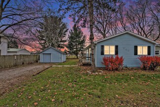 902 Millard St, Three Rivers, MI 49093