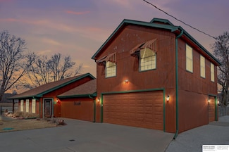 2166 E Lake Dr, Union, NE 68455