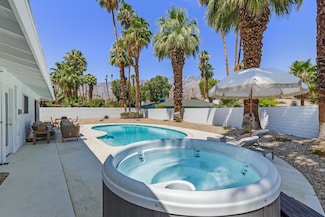 1177 S Farrell Dr, Palm Springs, CA 92264