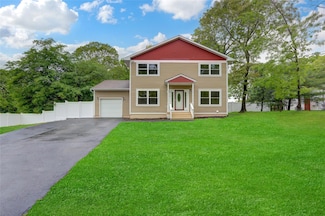 31 Teller Ave, Coram, NY 11727