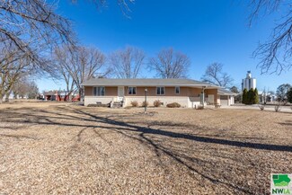 1112 Emerald St, Onawa, IA 51040