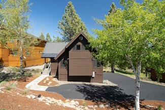 12769 Parsenn Rd, Truckee, CA 96161