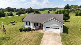79 Breezy Hill Ln, Tryon, NC 28782