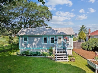 13 Elcott Rd, Quincy, MA 02169