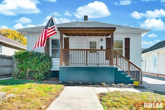 320 Christopher St, Pekin, IL 61554