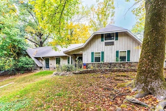 26 Holiday Hills Dr, Helena, AR 72342