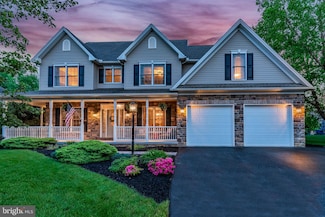 213 Shirley Ln, Boiling Springs, PA 17007