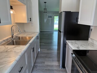 108 S 3rd Ave Unit 2, Mendota, IL 61342