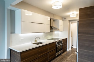 1001 26th St NW Unit 807, Washington, DC 20037